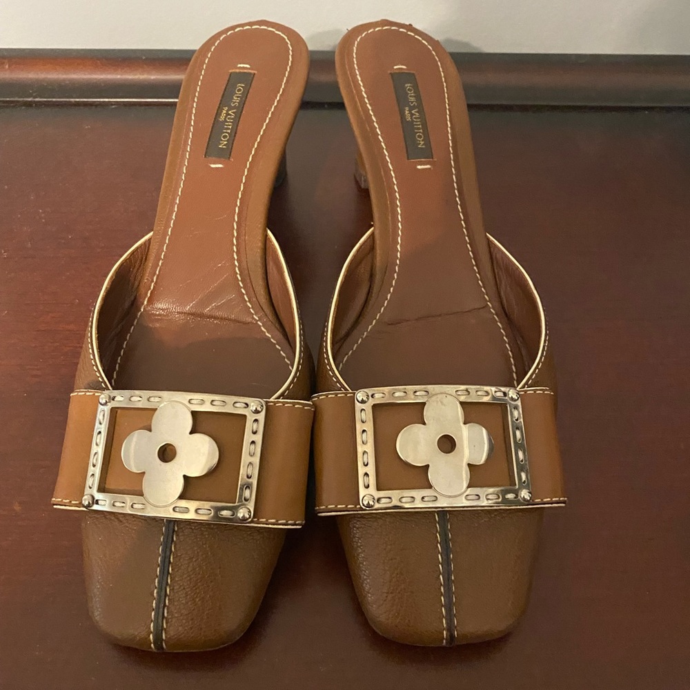 Louis Vuitton Kitten Heels 37